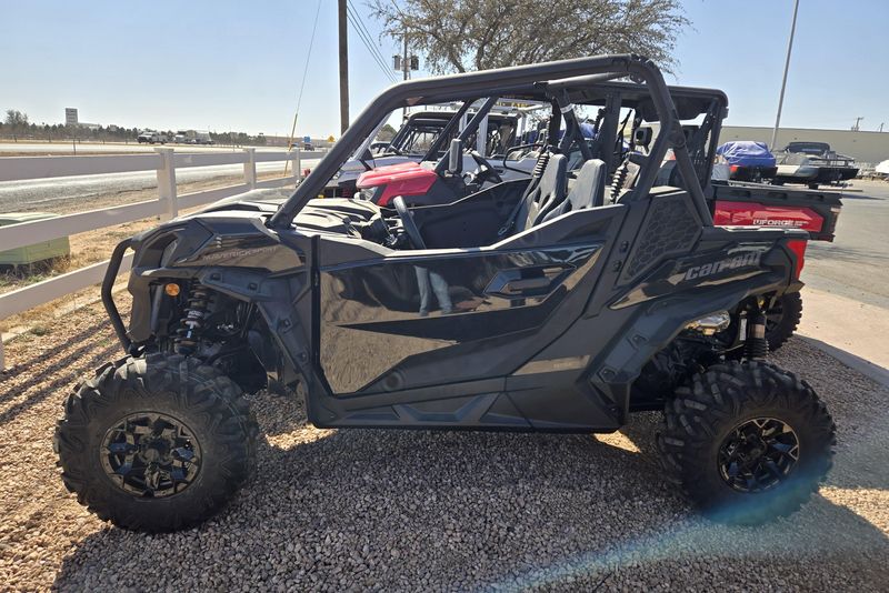 2025 CAN-AM MAVERICK SPORT DPS 60 1000R TRIPLE BLACK in a TRIPLE BLACK exterior color. Family PowerSports (877) 886-1997 familypowersports.com 