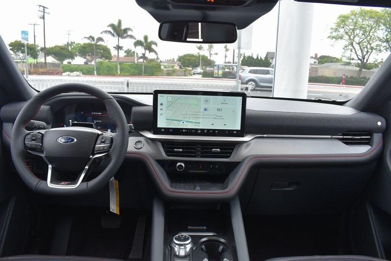 New 2025 Ford Explorer STImage 14