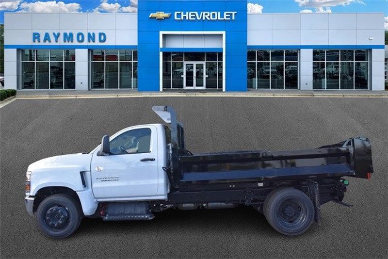 2024 Chevrolet Silverado 5500HD Work TruckImage 6