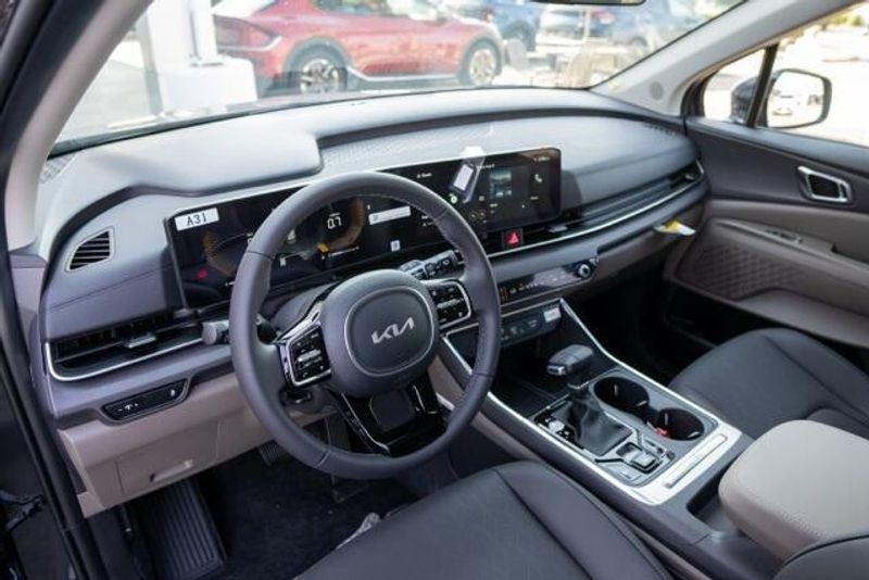 New 2026 Kia Carnival EXImage 9