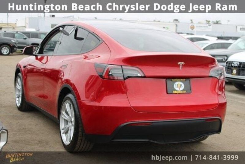 2022 Tesla Model Y Long RangeImage 3