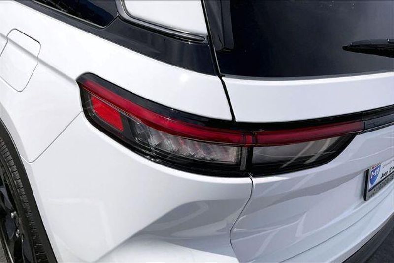 New 2026 Jeep Grand Cherokee Limited 4x2Image 12