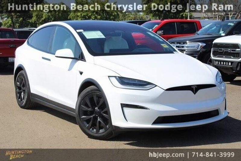 2022 Tesla Model X BaseImage 1