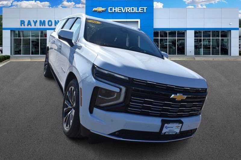 New 2026 Chevrolet Suburban High CountryImage 10