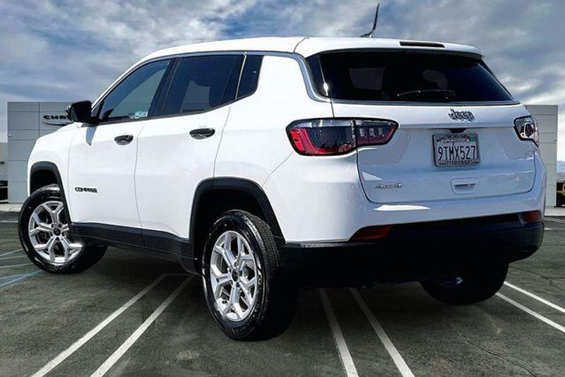 Used 2025 Jeep Compass SportImage 10
