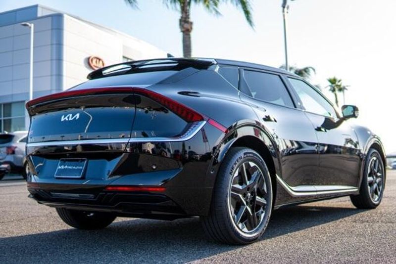 2025 Kia EV6 WindImage 7