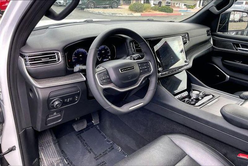 2024 Jeep Wagoneer Series IIIImage 14
