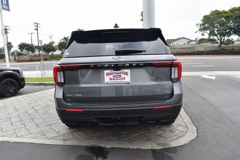 New 2025 Ford Explorer ActiveImage 7