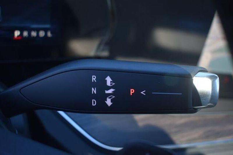 New 2026 Chevrolet Suburban PremierImage 34