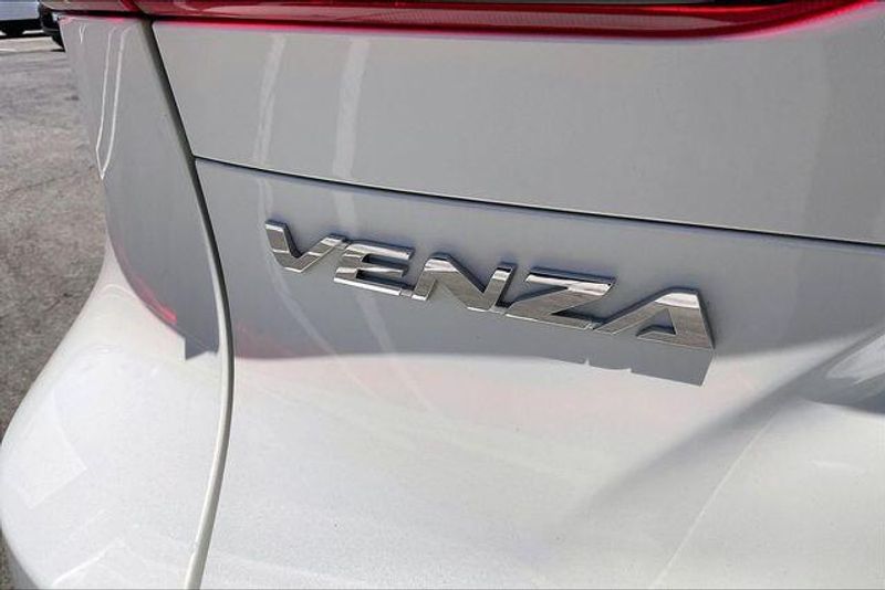Used 2021 Toyota Venza LimitedImage 31