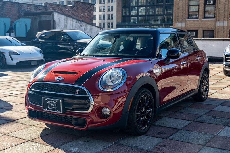 2017 MINI Hardtop 4 Door Cooper SImage 1