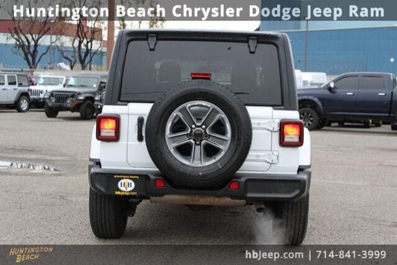 2022 Jeep Wrangler Unlimited SaharaImage 4