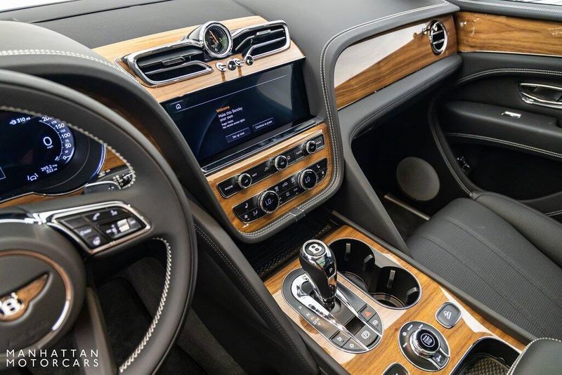 2024 Bentley Bentayga V8Image 20