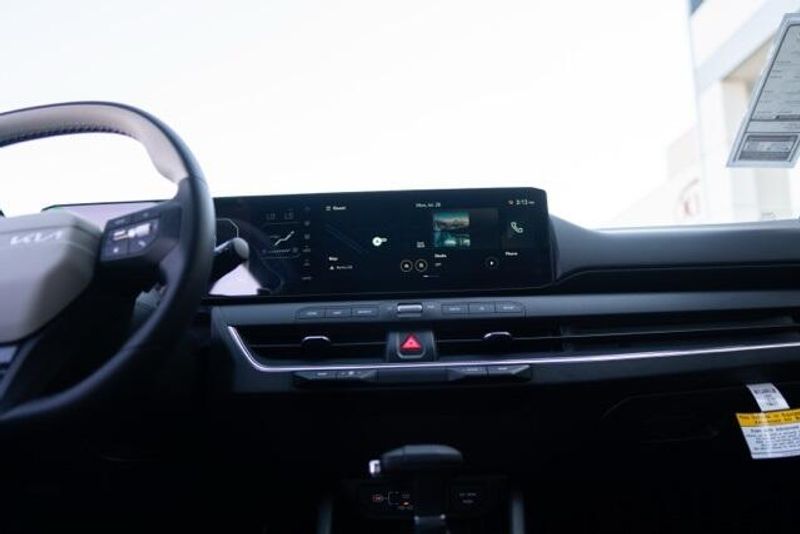 New 2025 Kia K4 GT-LineImage 21