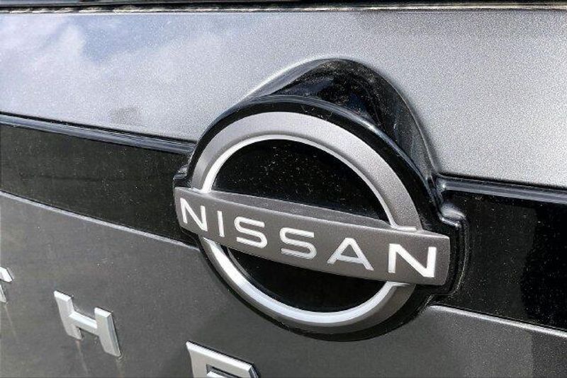 Used 2025 Nissan Pathfinder SImage 31