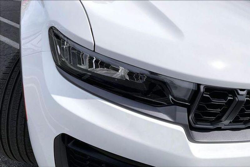 New 2026 Jeep Grand Cherokee Limited 4x2Image 11