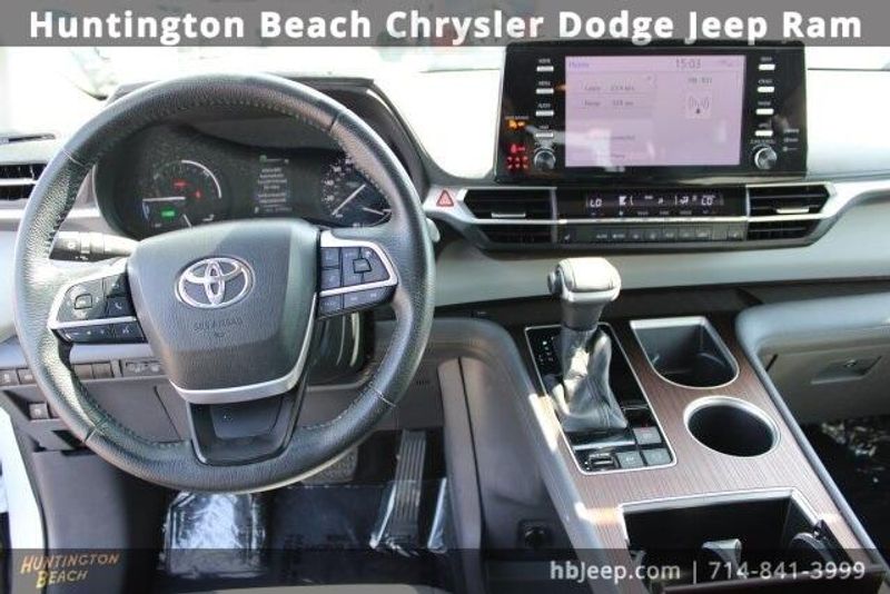 2021 Toyota Sienna XLEImage 15
