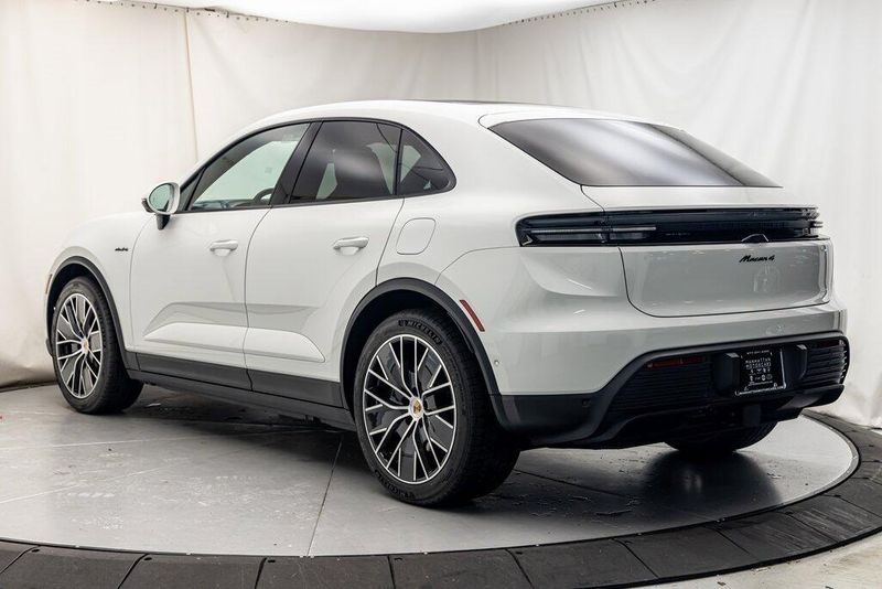 2024 Porsche Macan Electric 4Image 3