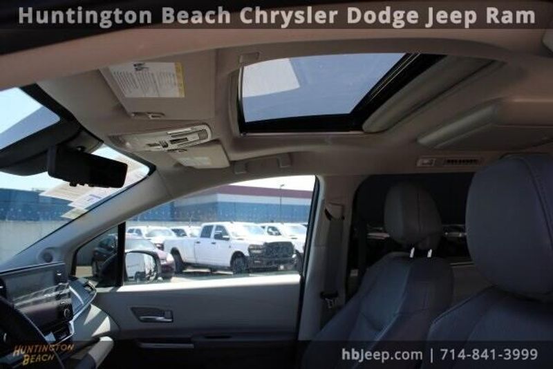2023 Toyota Sienna LimitedImage 36