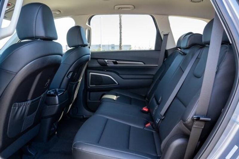 New 2025 Kia Telluride LXImage 13