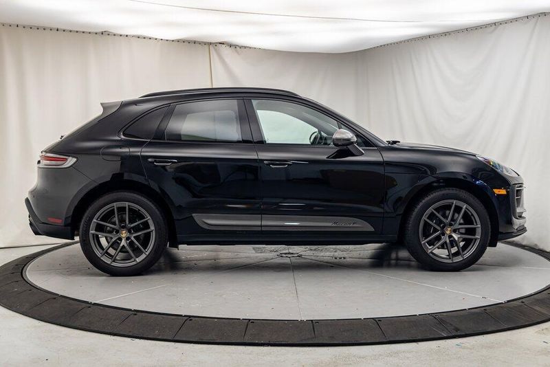 2024 Porsche Macan BaseImage 6