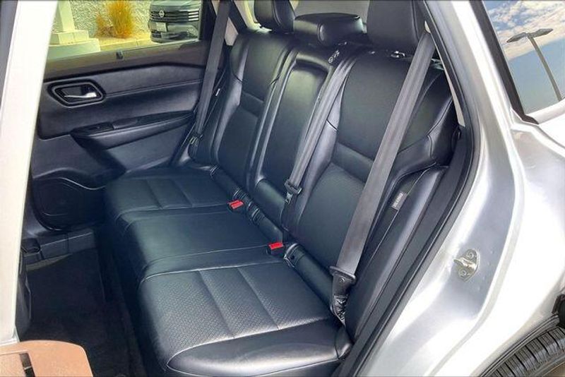Used 2023 Nissan Rogue SVImage 25