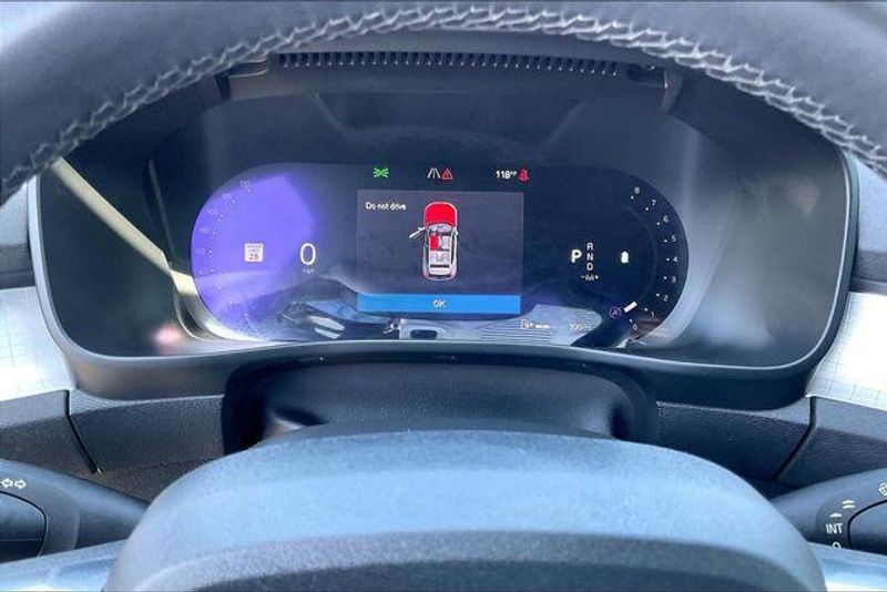Used 2024 Volvo XC40 B5 CoreImage 19