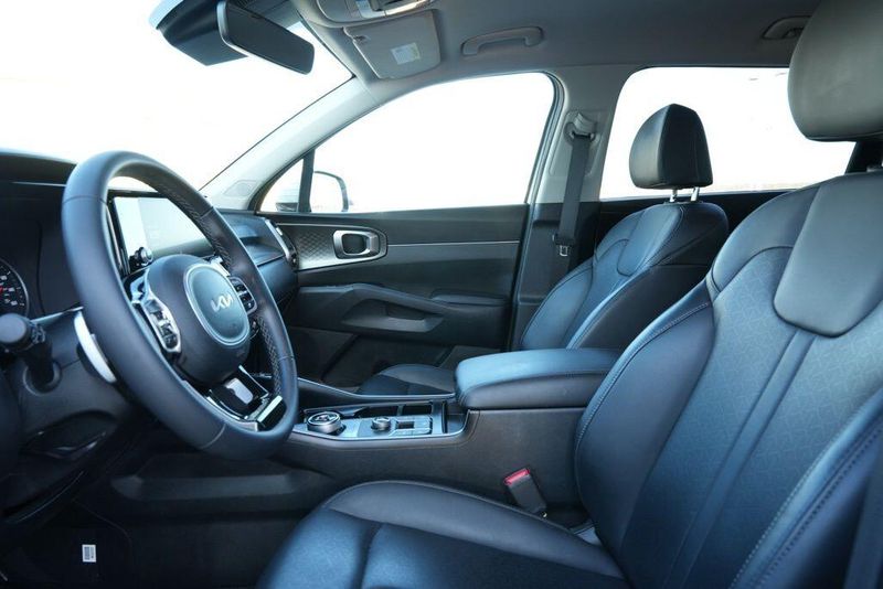 Used 2023 Kia Sorento Hybrid EXImage 12