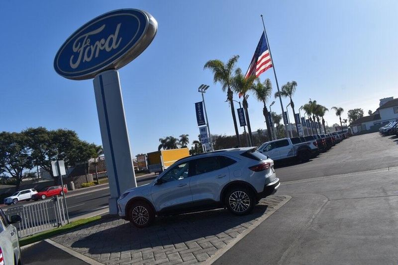 2025 Ford Escape Plug-In Hybrid BaseImage 22