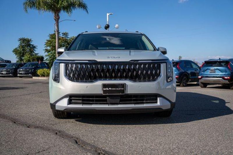 New 2026 Kia Carnival EXImage 2