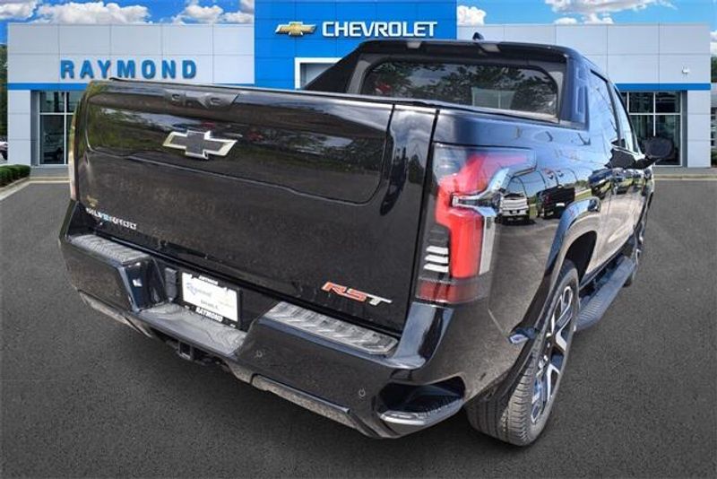 2024 Chevrolet Silverado EV RSTImage 3