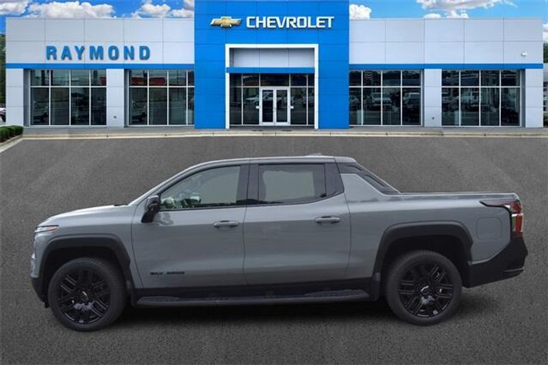 New 2026 Chevrolet Silverado EV LTImage 6