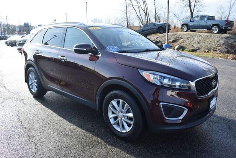 Used 2016 Kia Sorento LXImage 10