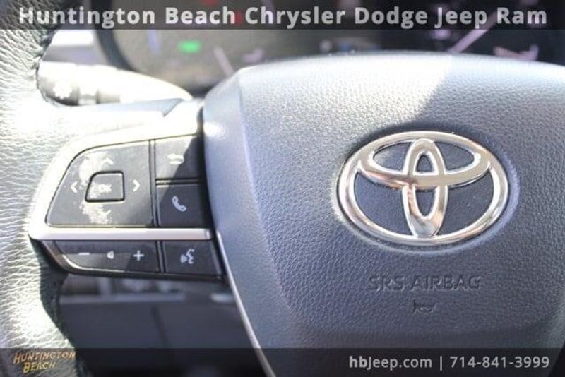 2021 Toyota Sienna XLEImage 23