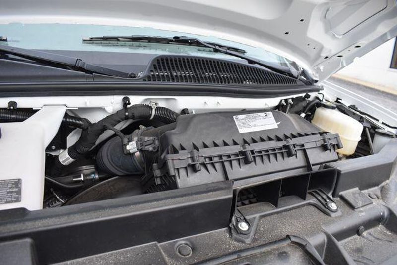 New 2025 Chevrolet Express 3500 Work VanImage 28