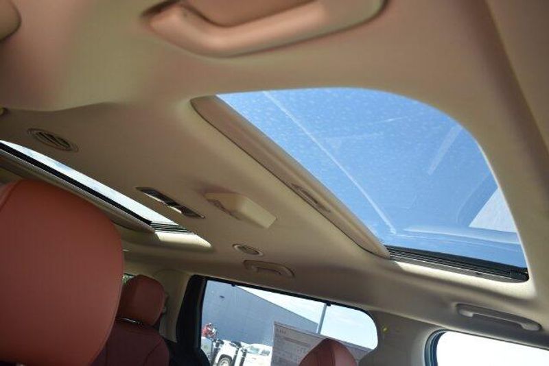 New 2027 Kia Carnival SXImage 15