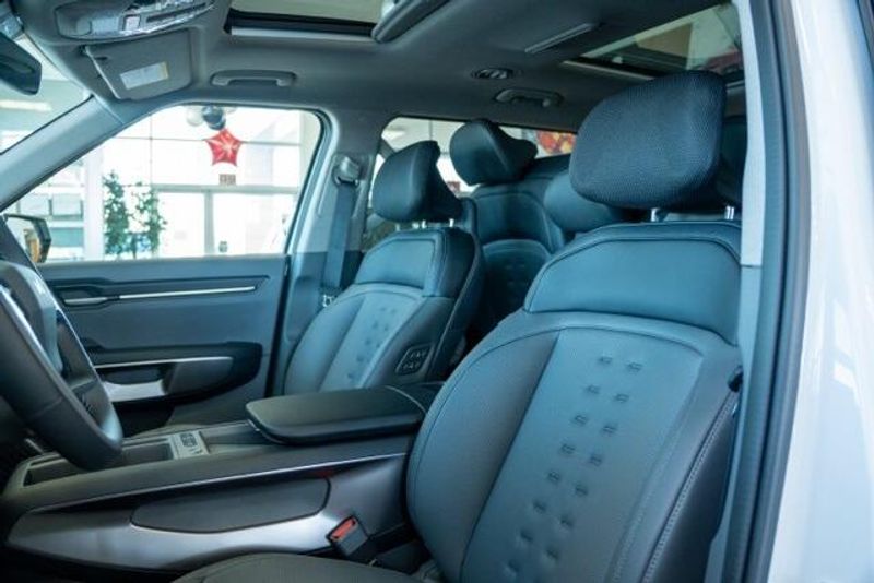 New 2026 Kia EV9 WindImage 13