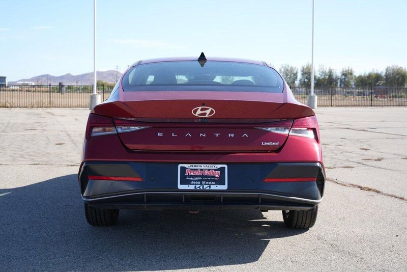 Used 2024 Hyundai Elantra LimitedImage 6