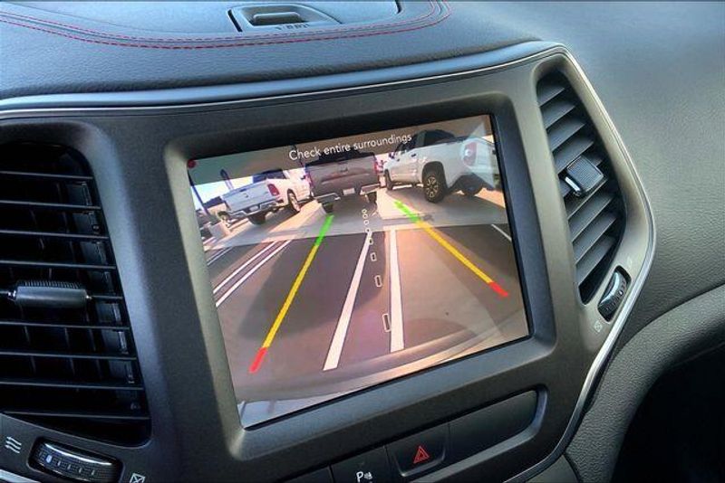 Used 2019 Jeep Cherokee TrailhawkImage 21