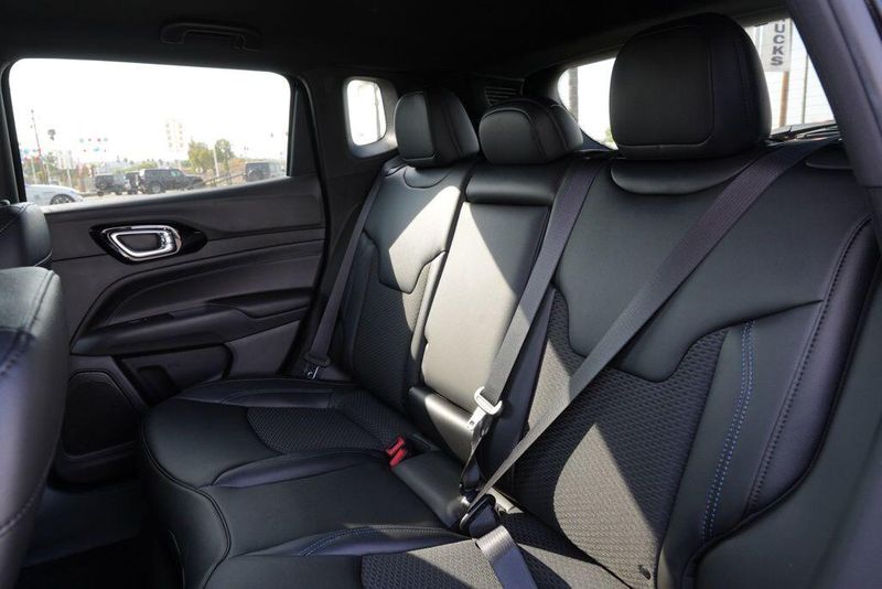 New 2026 Jeep Compass LatitudeImage 15