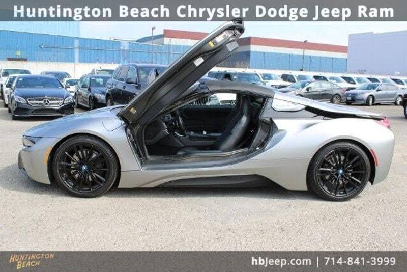 2019 BMW i8 BaseImage 11