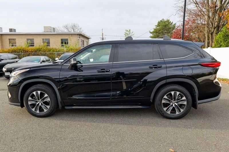 2020 Toyota Highlander XLE photo 4