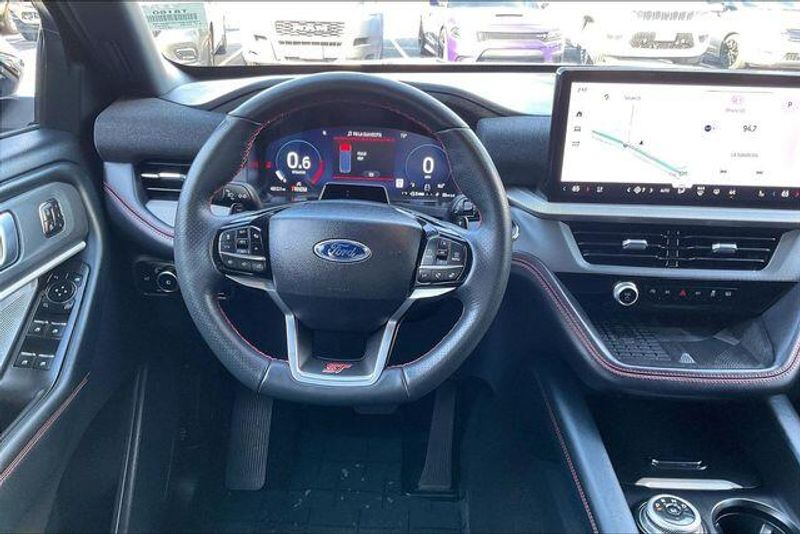 Used 2025 Ford Explorer STImage 4