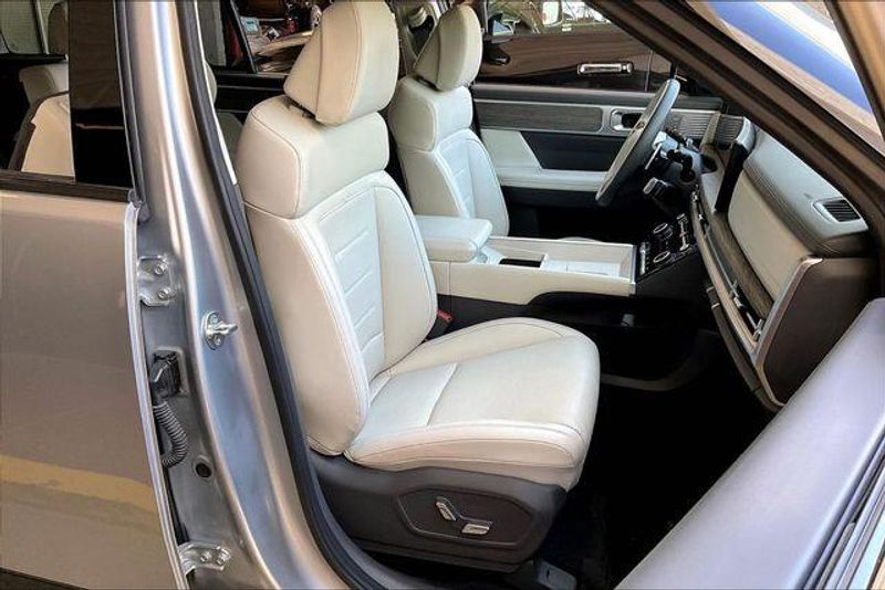 Used 2024 Hyundai Santa Fe CalligraphyImage 6