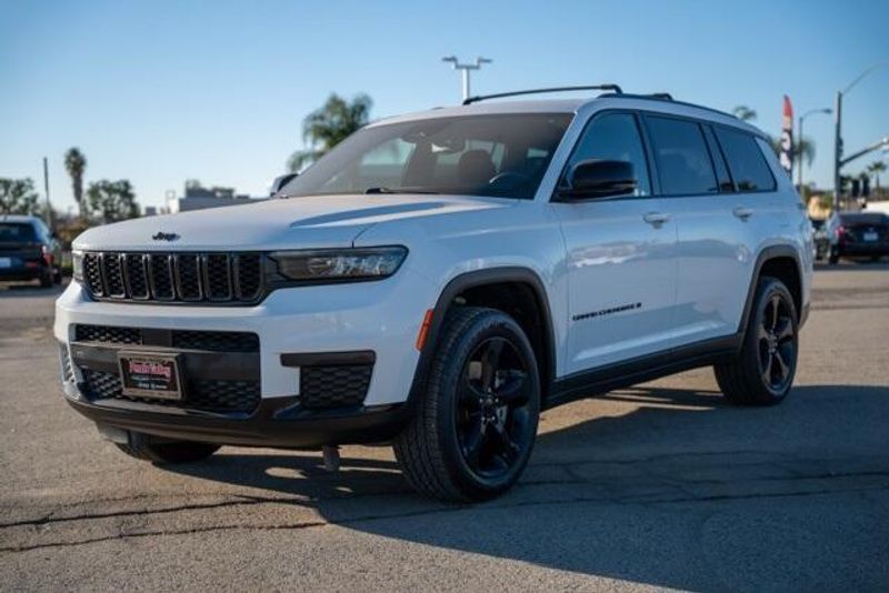 Used 2021 Jeep Grand Cherokee L AltitudeImage 3