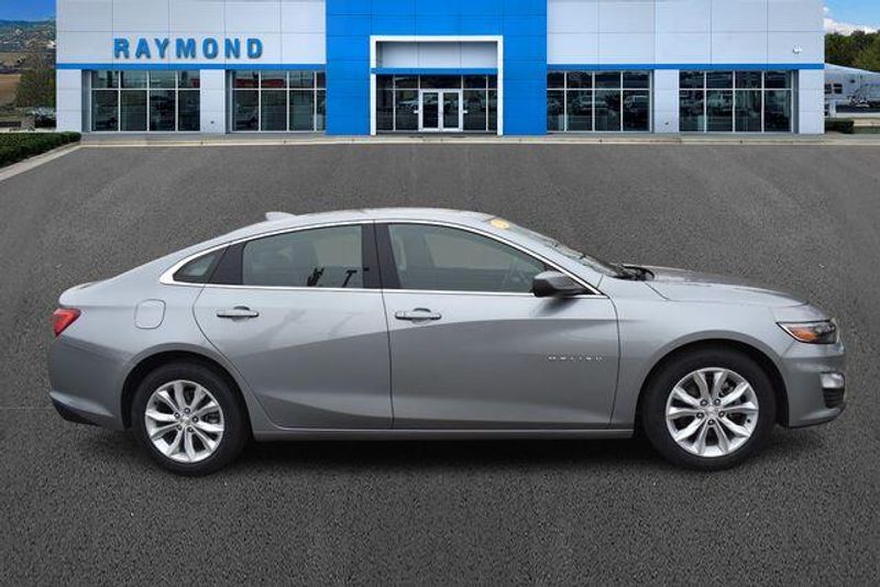 Used 2023 Chevrolet Malibu LTImage 2