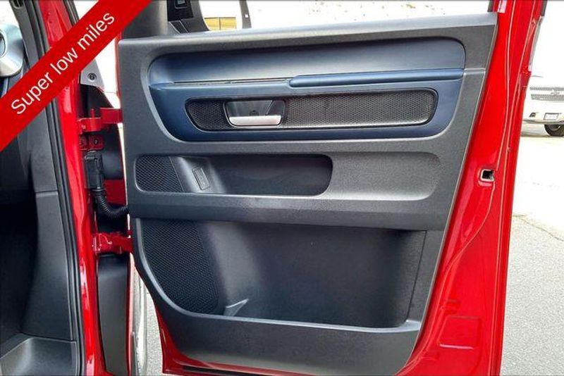 Used 2025 Volkswagen ID. Buzz Pro S PlusImage 23
