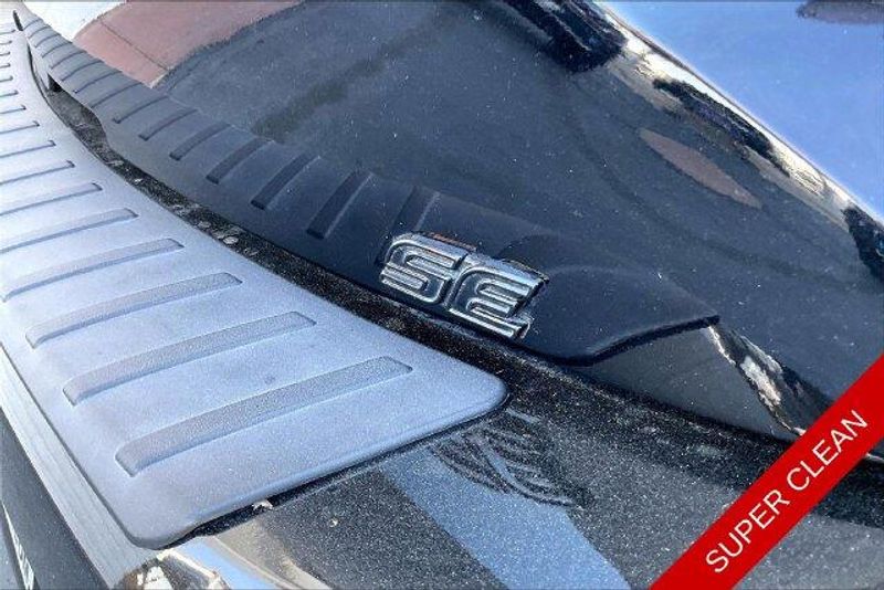 Used 2025 Toyota Corolla Hatchback SEImage 7