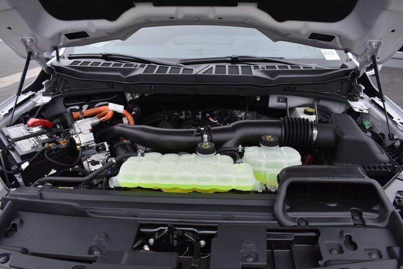 New 2025 Ford F-150 LariatImage 30