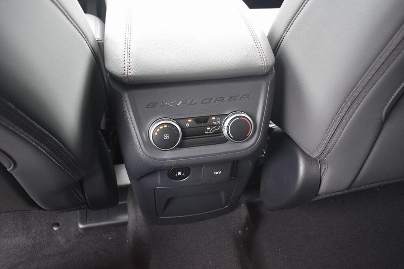 New 2025 Ford Explorer ActiveImage 10